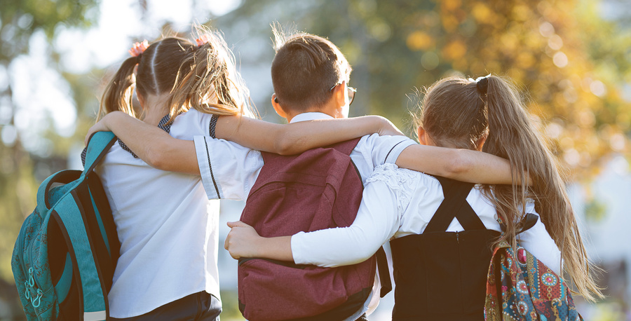 5 Tips to Help Your Kids Make Friends